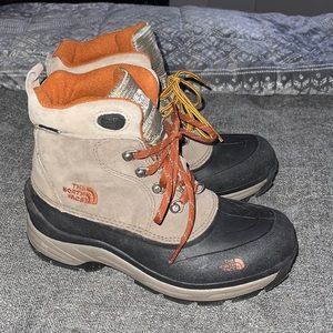 North Face Youth Winter Boots sz 5